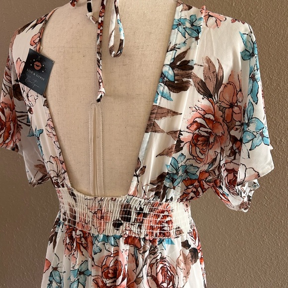 Floral print open back maxi dress - Picture 6 of 8